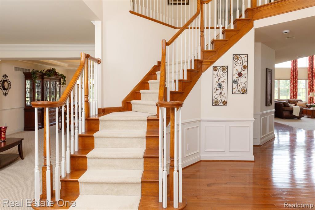 3755 S Century Oak Circle, Oakland, MI — Photo 4
