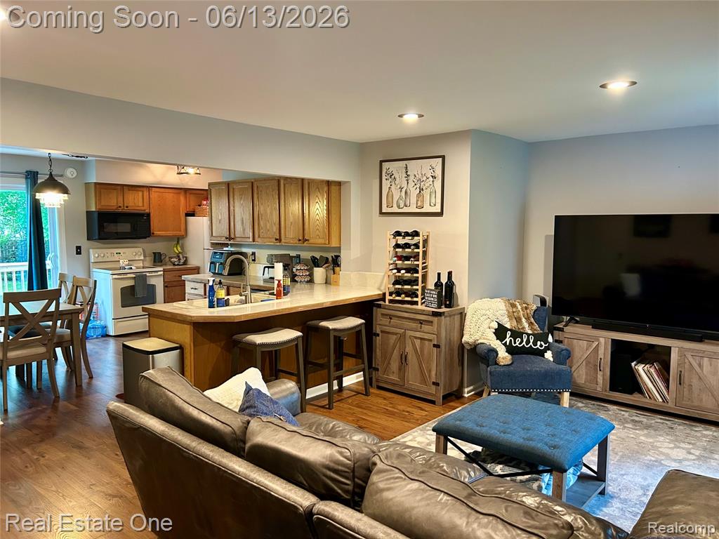 39621 Ormsby Street, Clinton Twp, MI 48036 — Photo 4