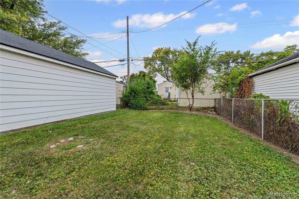 530 Mayflower Avenue, Lincoln Park, MI 48146 — Photo 21