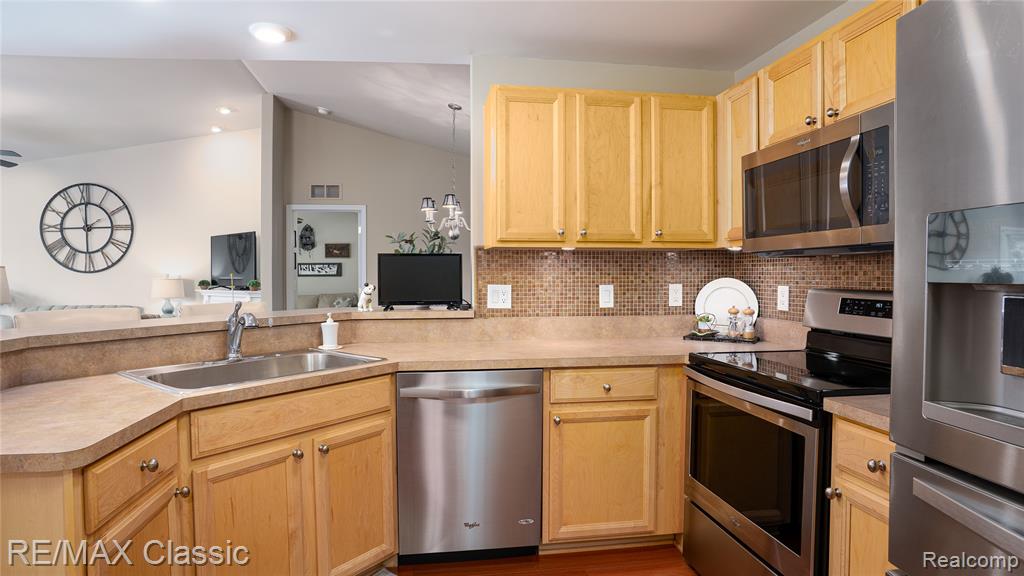 27202 Chesapeake Circle, Commerce Twp, MI 48390 — Photo 5