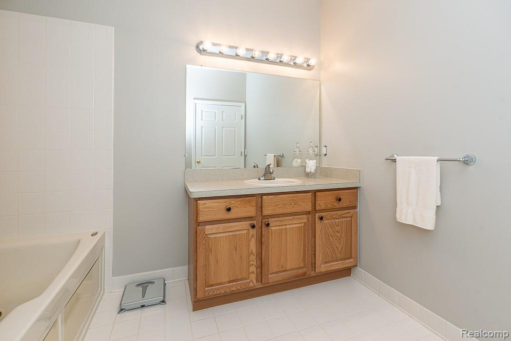 44363 Constellation Drive, 50, Sterling Heights, MI 48314 — Photo 21