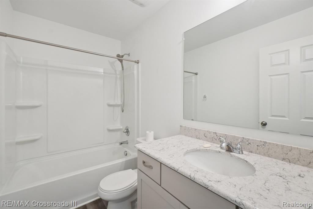 10324 Swan Lake Circle, Ypsilanti, MI 48197 — Photo 16