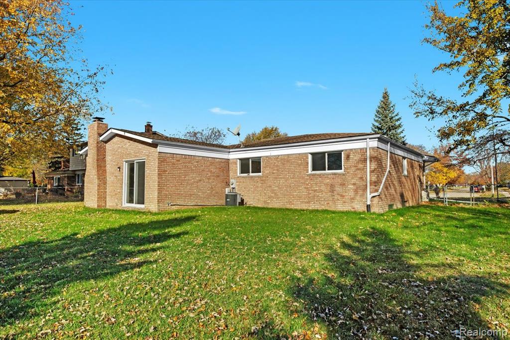 5650 Willow Creek Drive, Canton, MI 48187 — Photo 27