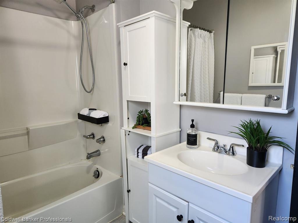 837 GIBSON Street, Oxford, MI 48371 — Photo 14