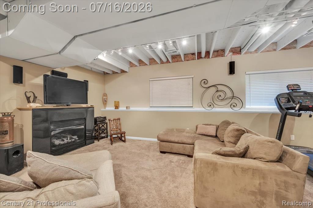 7520 Paradise Drive, Grand Blanc, MI 48439 — Photo 38