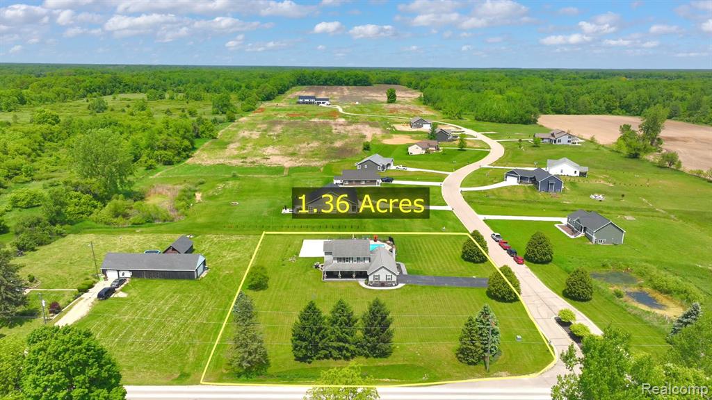 5015 LINDEMERE Drive, Fowlerville, MI 48836 — Photo 58