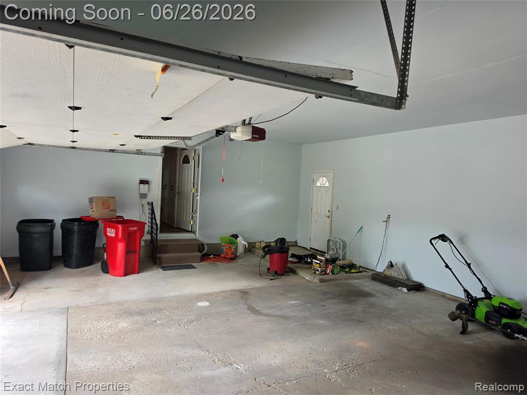 6737 Alderley Way, West Bloomfield, MI — Photo 51
