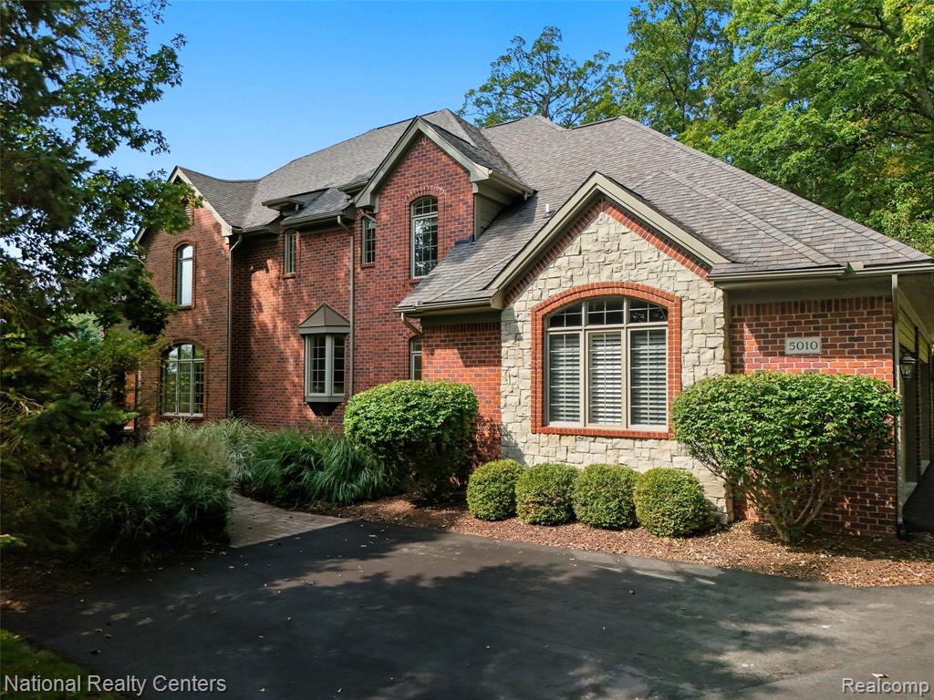 5010 Forest Valley Drive, Clarkston, MI 48348 — Photo 2