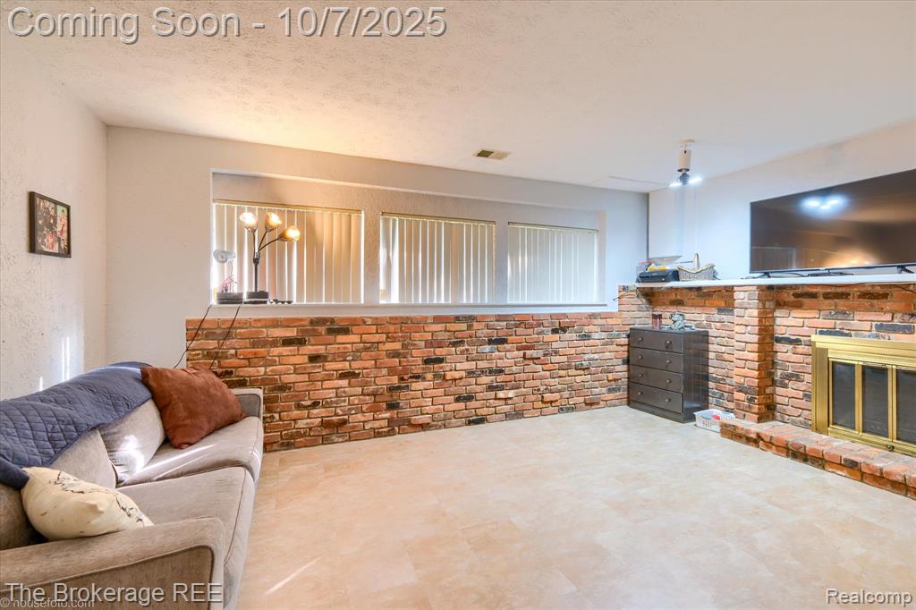 4950 Iroquois Boulevard, Clarkston, MI 48348 — Photo 28