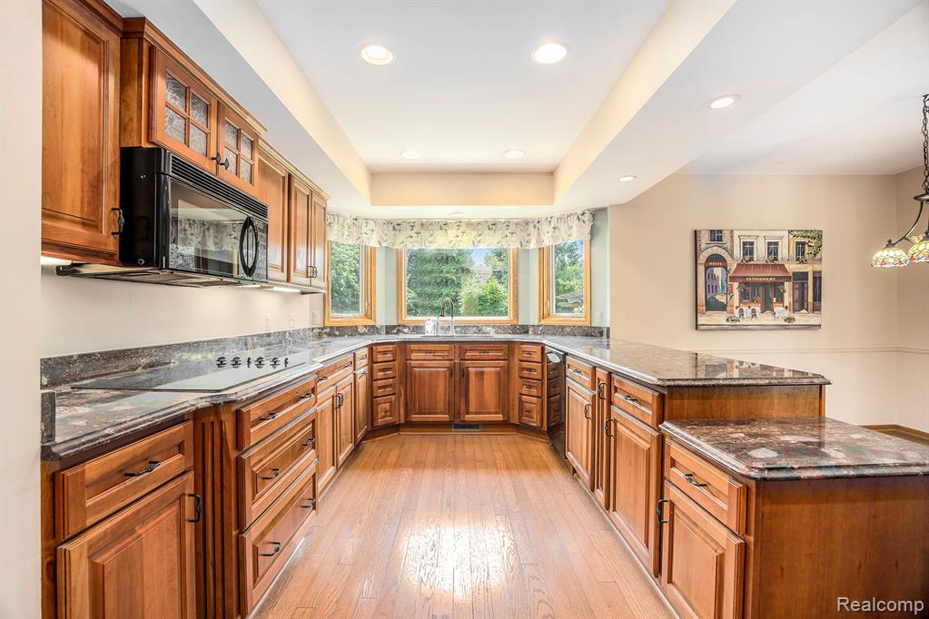 8477 Ranch Estates Road, Clarkston, MI 48348 — Photo 12