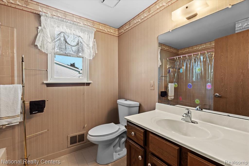 8451 Mannington Road, Canton, MI 48187 — Photo 30