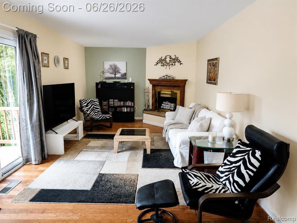 40437 Village Wood Road, Novi, MI — Photo 10