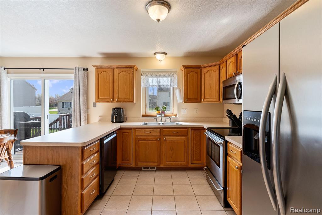 5166 CYPRESS Circle, Grand Blanc, MI 48439 — Photo 18