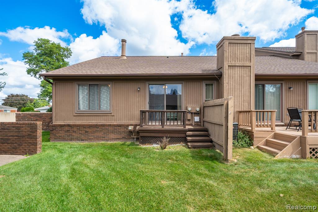 8341 Clay Court, Sterling Heights, MI 48313 — Photo 19