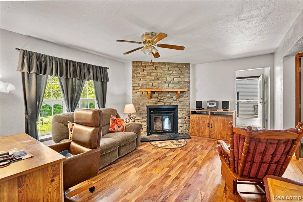 5206 Lippincott Boulevard, Burton, MI 48519 — Photo 10