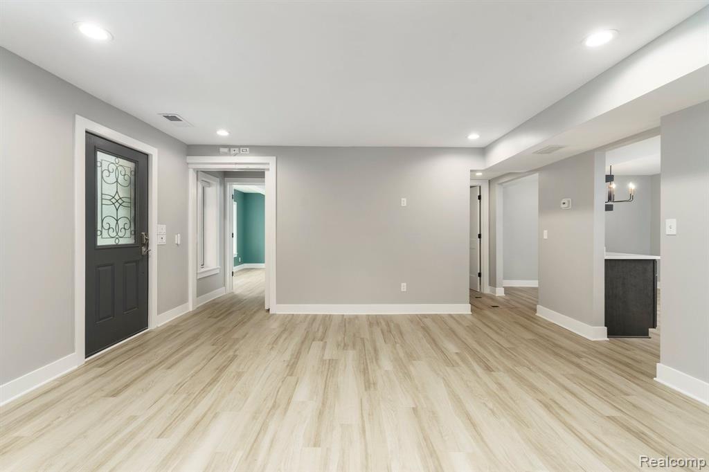 3246 MILLWALL Avenue, Keego Harbor, MI 48320 — Photo 19