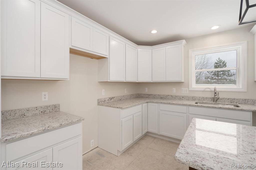 11289 Green Road, Goodrich Vlg, MI — Photo 27