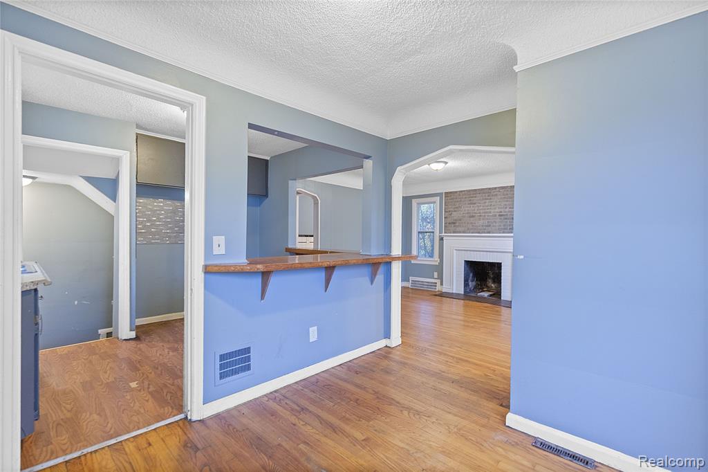 20301 KENOSHA Street, Harper Woods, MI 48225 — Photo 7