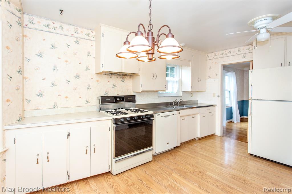 1852 Edgewood Boulevard, Berkley, MI 48072 — Photo 19