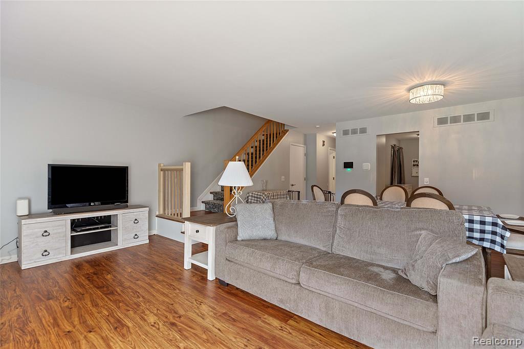 587 Tennyson, Rochester Hills, MI 48307 — Photo 9
