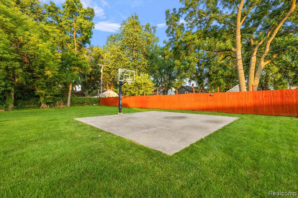 48 Starr Drive, Troy, MI 48083 — Photo 5