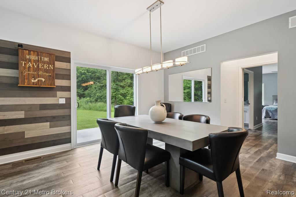 9119 Hegel Road, Goodrich Vlg, MI — Photo 19