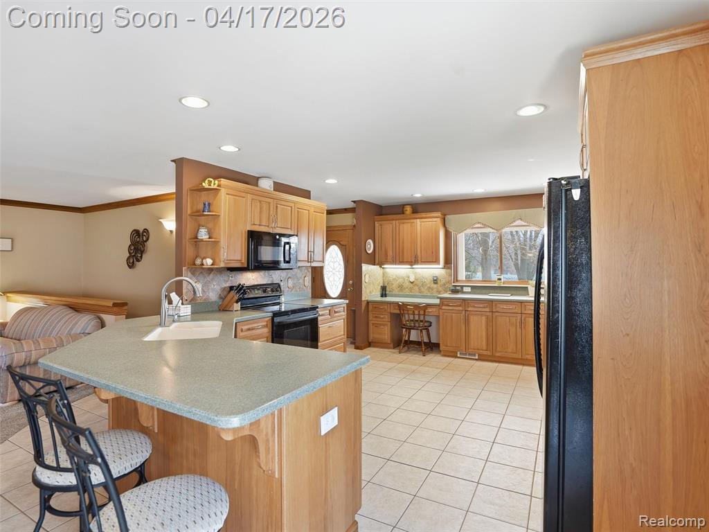 4695 Melanie Lane, White Lake, MI 48383 — Photo 14