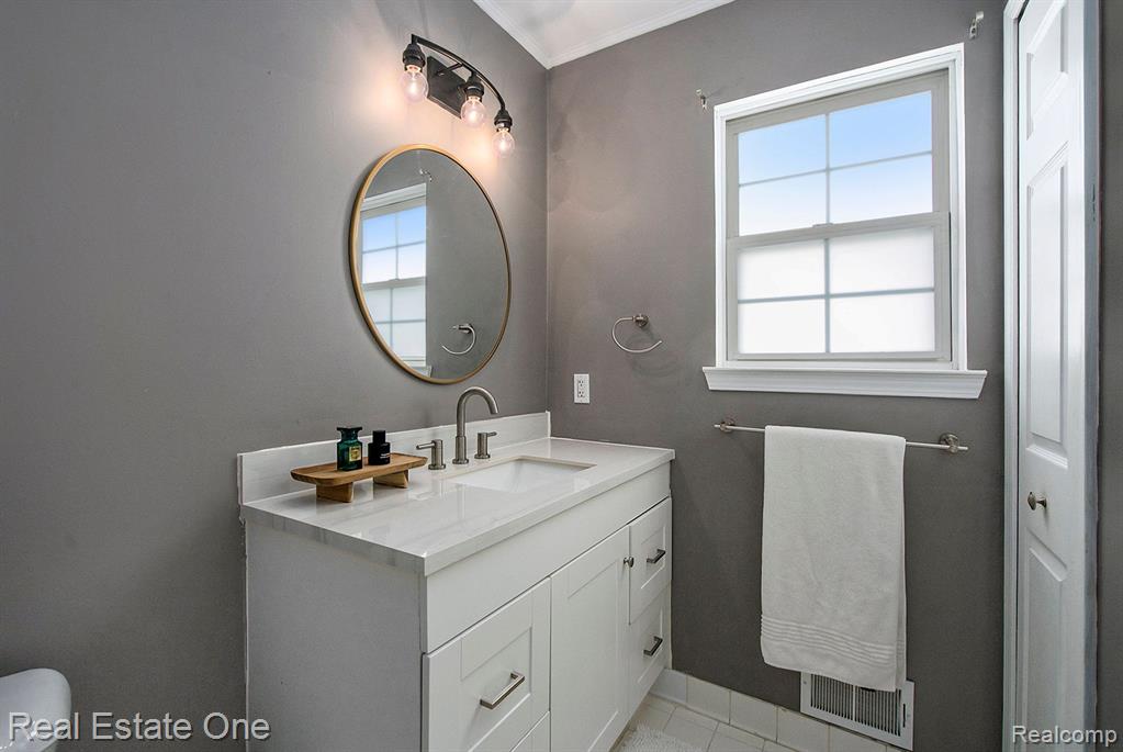 7473 OAKLAND HILLS Drive, Ypsilanti, MI 48197 — Photo 19
