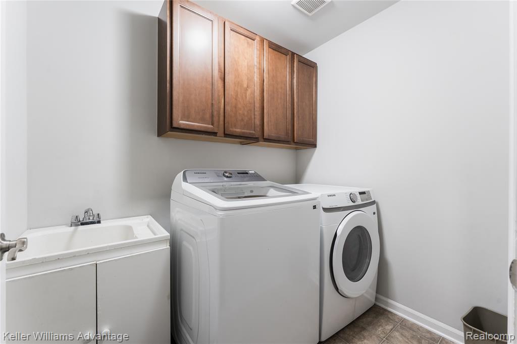 27460 Belgrave Place, Novi, MI — Photo 21