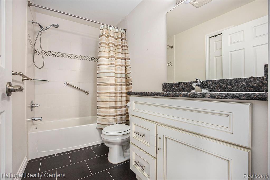51185 DUNSTON Lane, Chesterfield, MI — Photo 12
