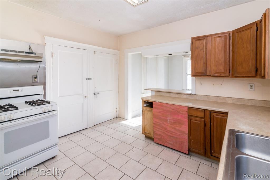 6361 Devereaux Street, Detroit, MI 48210 — Photo 11