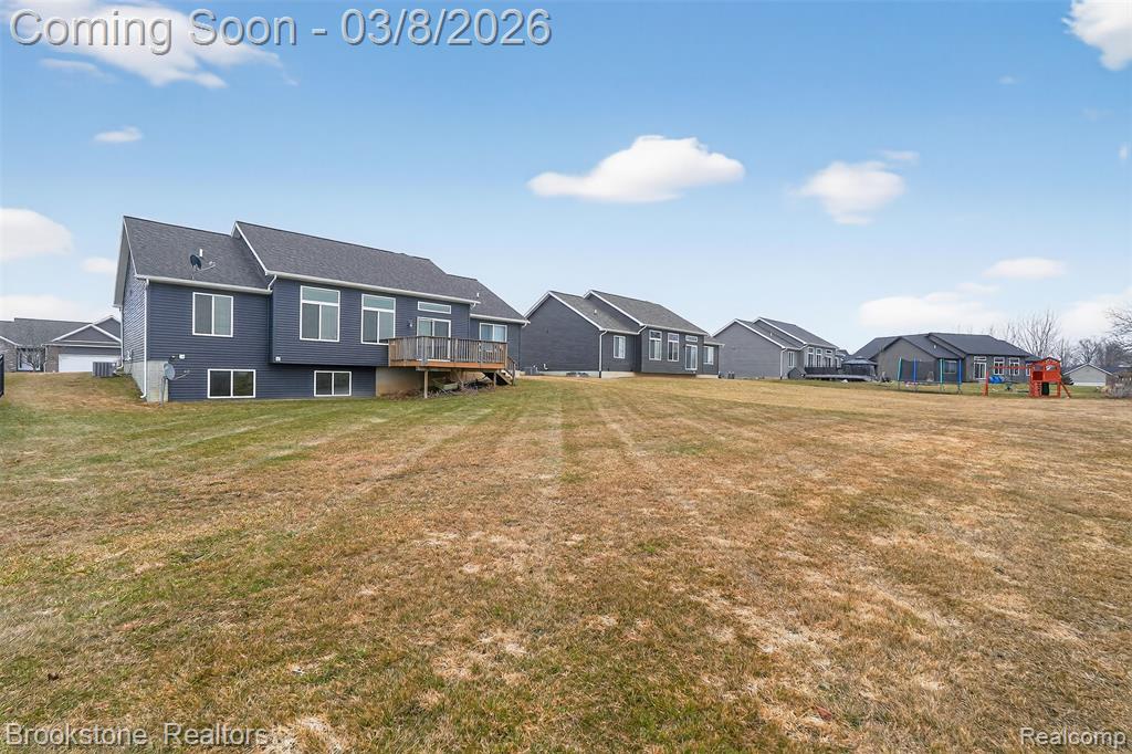 9477 Hickory Hollow Court, Davison, MI 48423 — Photo 35