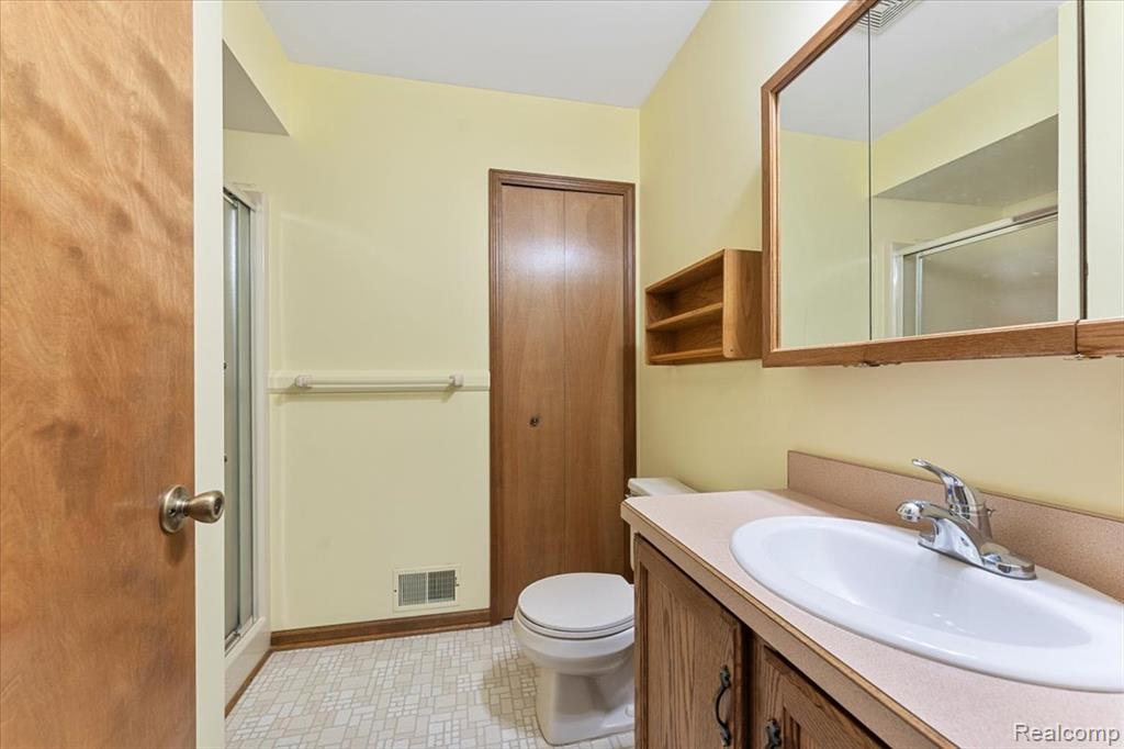 912 River Court, Wyandotte, MI 48192 — Photo 16