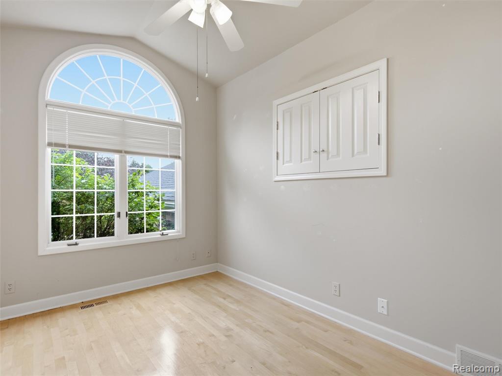 6346 Squire Lake Drive, Flushing, MI 48433 — Photo 11