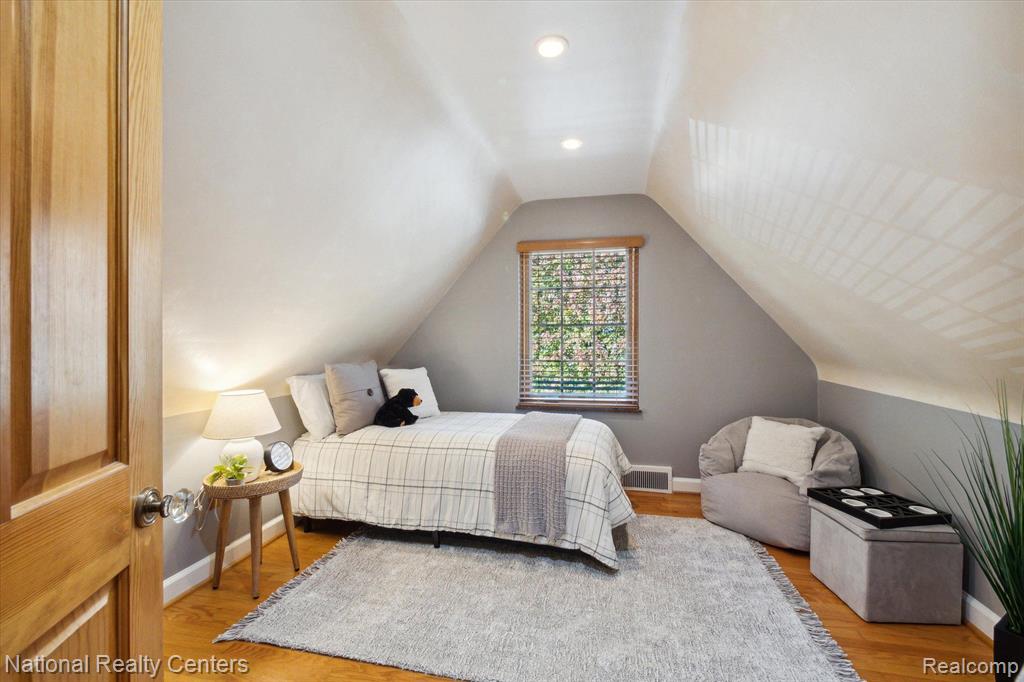 913 ORCHARD GROVE Drive, Royal Oak, MI 48067 — Photo 20