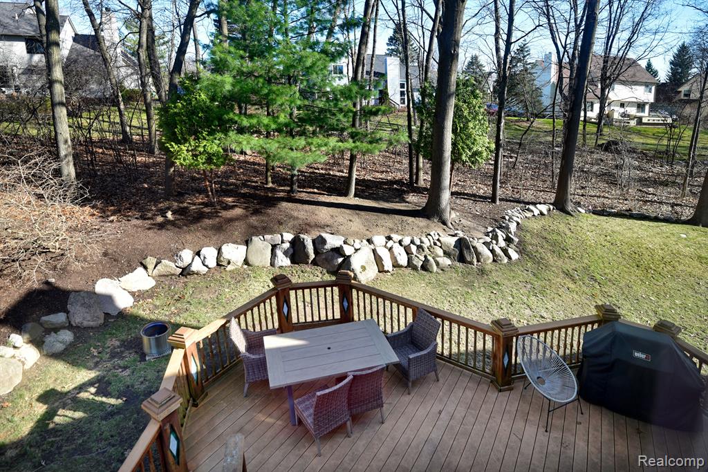 8284 BROOKSTONE Lane, Clarkston, MI 48348 — Photo 37