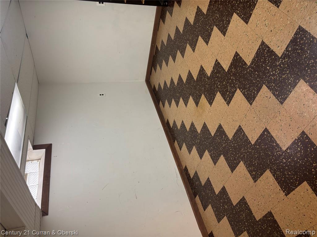8539 Norborne Avenue, Dearborn Heights, MI 48127 — Photo 10