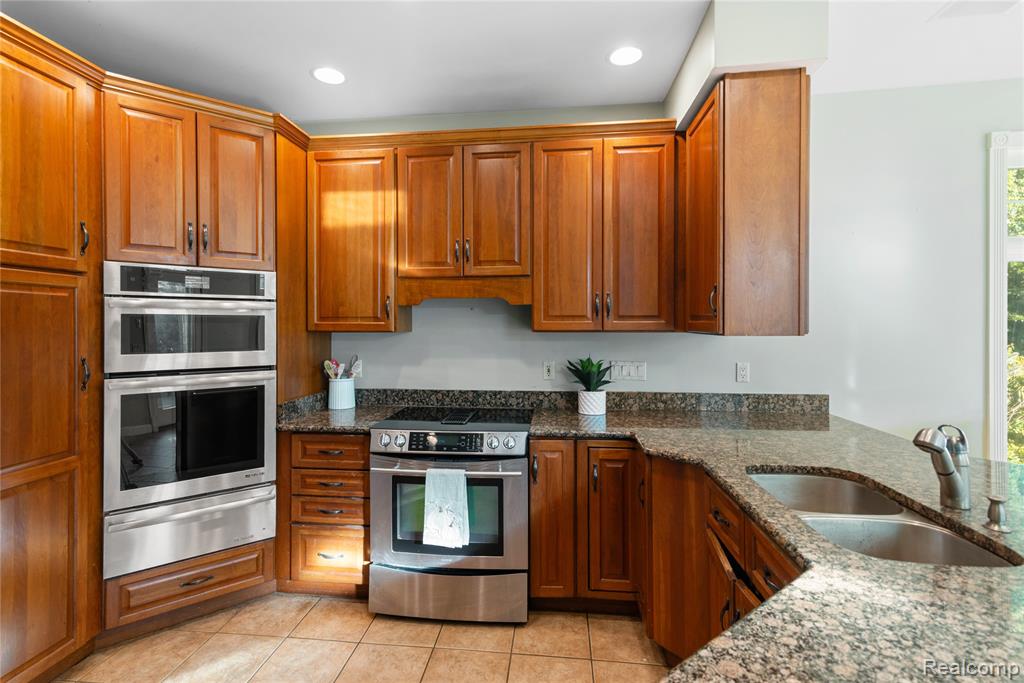 5090 Stone Oak Drive, Jackson, MI 49201 — Photo 11