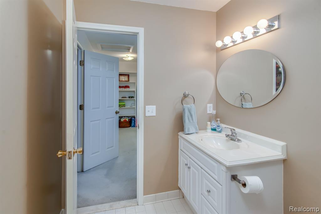 4090 PERRYVILLE Road, Ortonville, MI 48462 — Photo 34