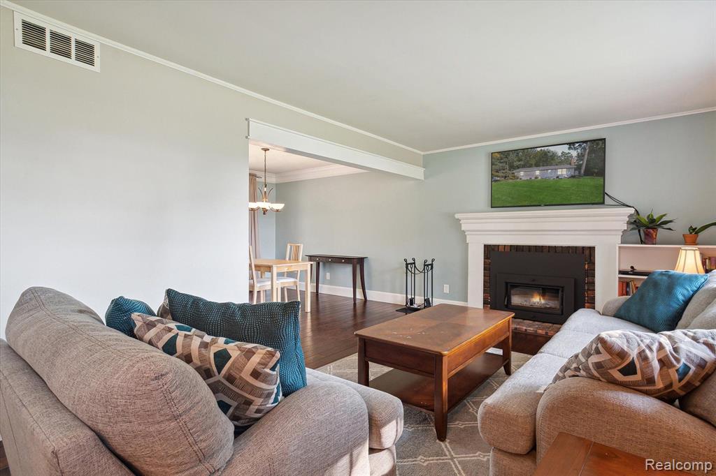 550 ROSELANE Drive, Howell, MI 48843 — Photo 8