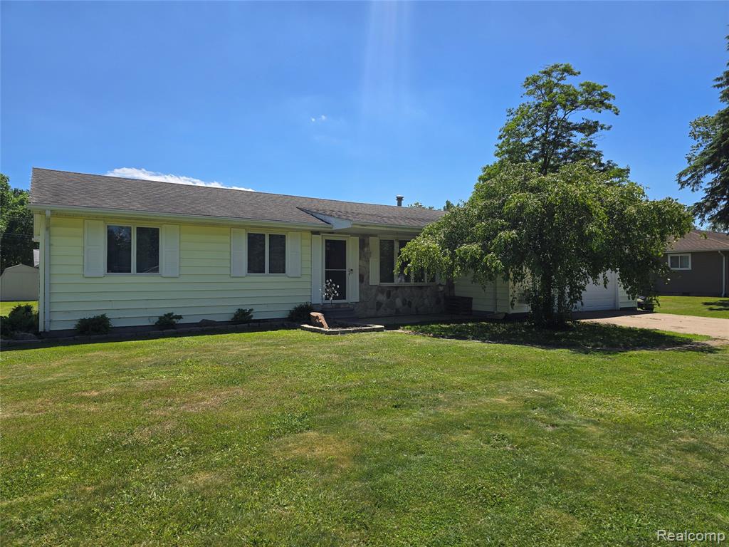 5279 Robinwood Drive, Clyde, MI 48049