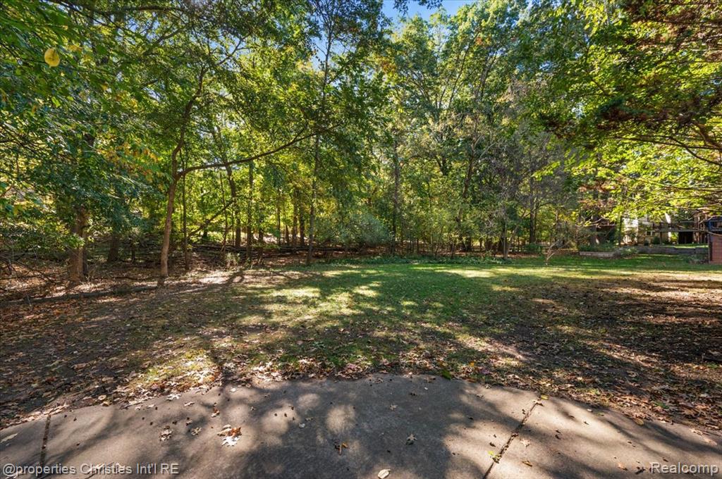 6835 High Ridge Road, West Bloomfield, MI 48324 — Photo 21