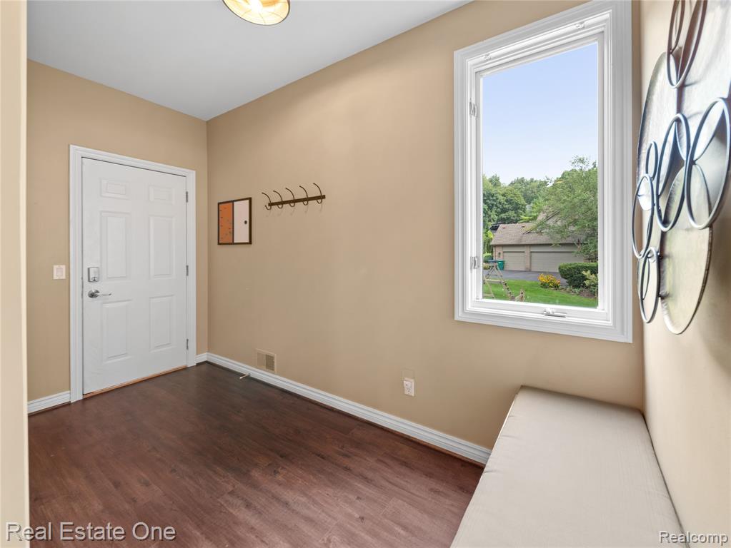 5471 Parkside Drive, Brighton, MI 48114 — Photo 17