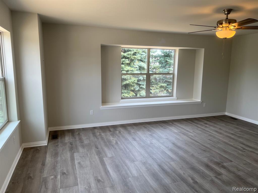 4128 SECLUDED PINES DR, Sterling Heights, MI 48314 — Photo 15