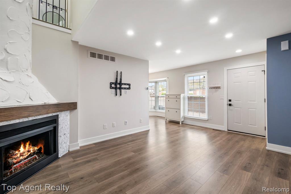38887 Country Circle, Farmington Hills, MI 48331 — Photo 14