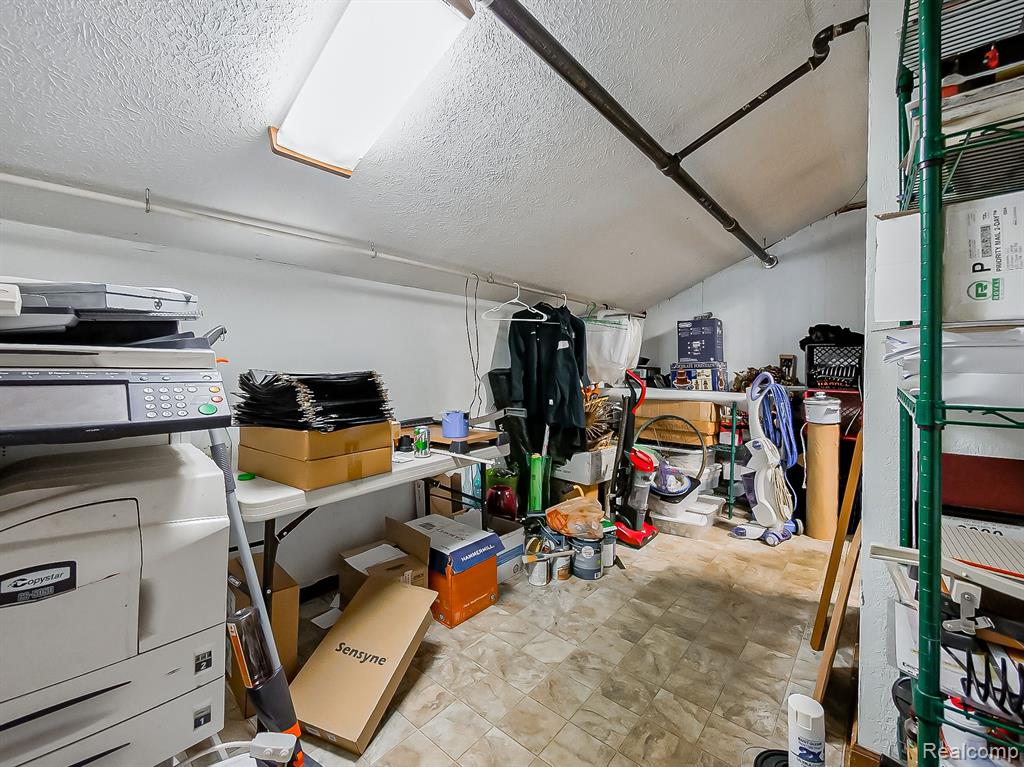 801 S LAPEER Road, Lake Orion, MI 48362 — Photo 49