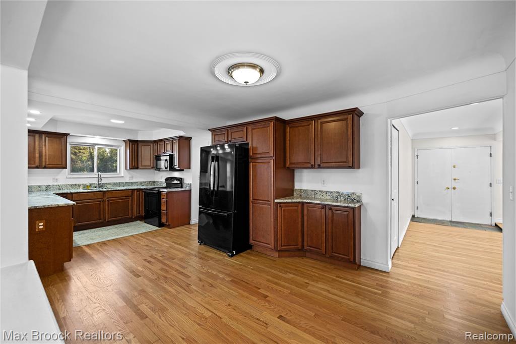 41544 Dequindre Road, Sterling Heights, MI 48314 — Photo 10