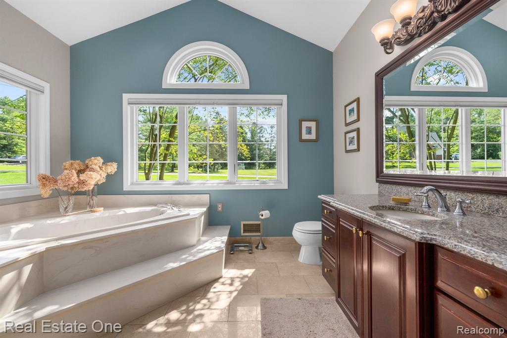 44211 CHEDWORTH Drive, Northville, MI 48167 — Photo 28