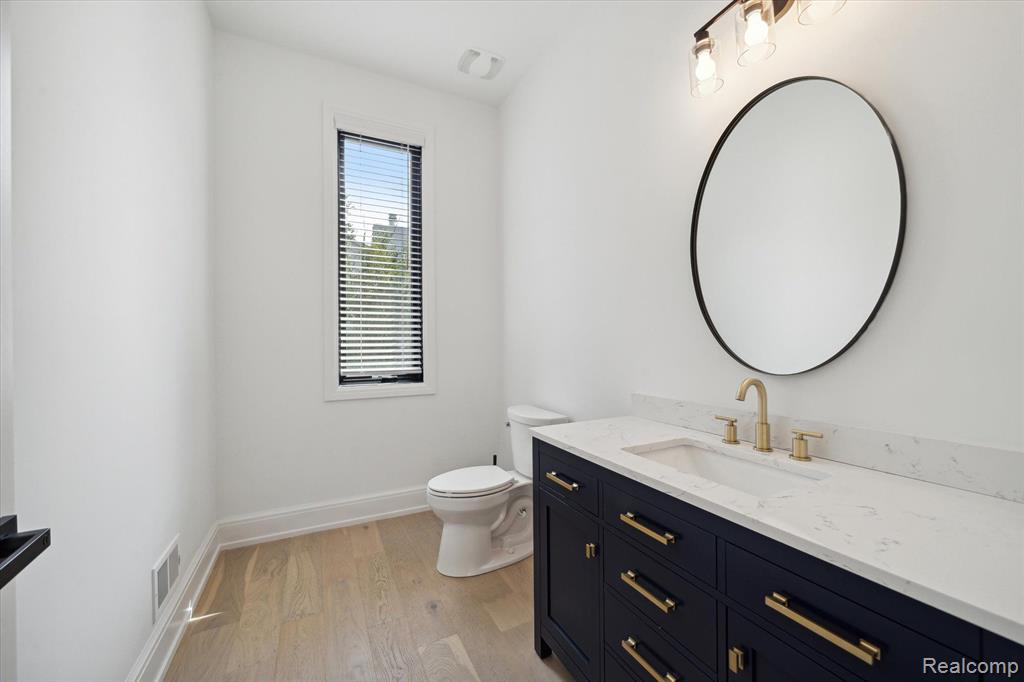 7450 PARKSTONE Lane, Bloomfield Hills, MI 48301 — Photo 18