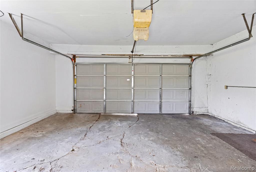 4064 Sheraton Drive, Flint, MI 48532 — Photo 36